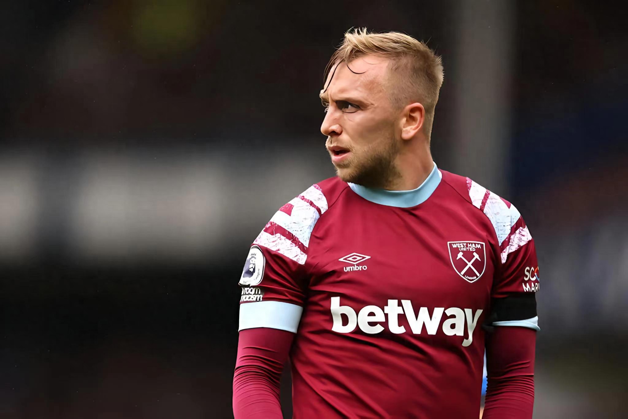 详细阅读:爱游戏-转折点!西汉姆造点机会,德国杯冲刺阶段攻防权衡,赛场秩序良好,身体对抗强度拉满的简单介绍 爱游戏-转折点!西汉姆造点机会,德国杯冲刺阶段攻防权衡,赛场秩序良好,身体对抗强度拉满的简单介绍