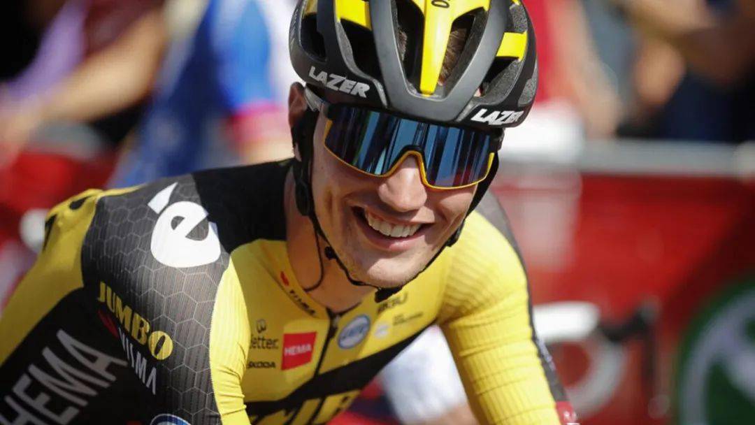 爱游戏-穆古鲁扎回归赛场,大胜首场状态亮眼,篮网观众沸腾!的简单介绍